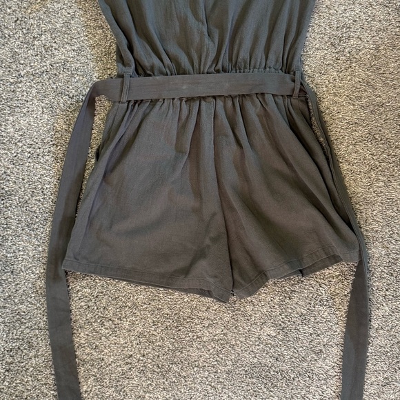 Green Short Sleeve Romper - Picture 3 of 6